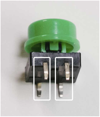 Figure 38 — Connecteurs du bouton